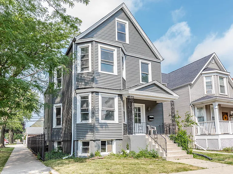 2200 N Kenneth Ave #1 — Photo 1