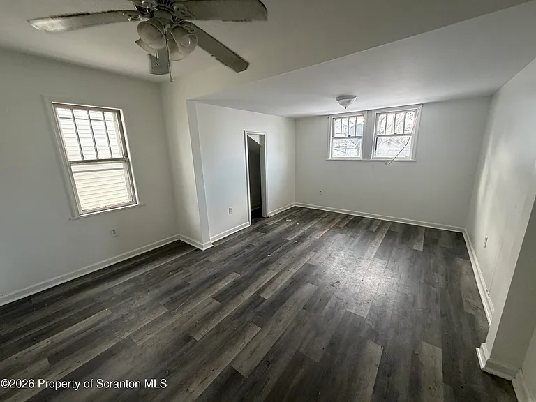 202 William St — Photo 10