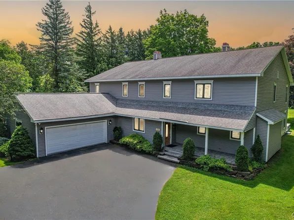 89 Sanger Ave, New Hartford, NY 13413