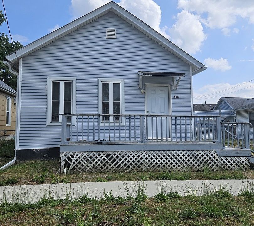 2nd image of 610 W Walnut St
