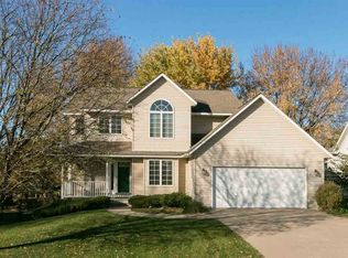 1516 Forest Rd, Coralville, IA 52241