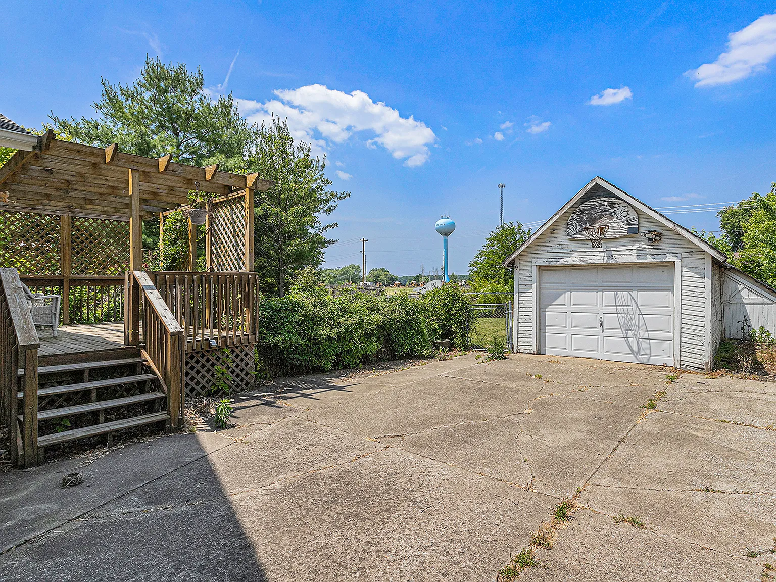 Ash St W, Three Oaks — Photo 4