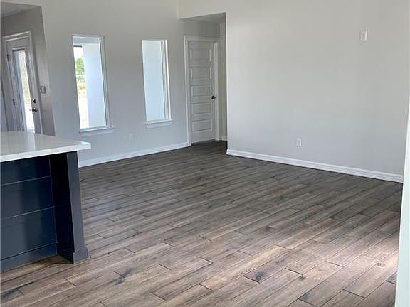 3rd image of 7814 S Palo Verde Cir
