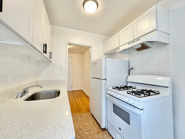 142-19 Barclay Ave #5J — Photo 7