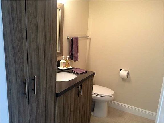4th image of 20400 W Country Club Dr APT 517