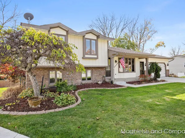 3808 Crowfoot Dr SW, Grandville, MI 49418