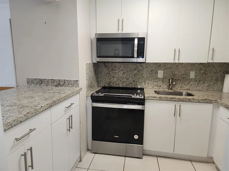 8990 SW 24th St #19 — Photo 4