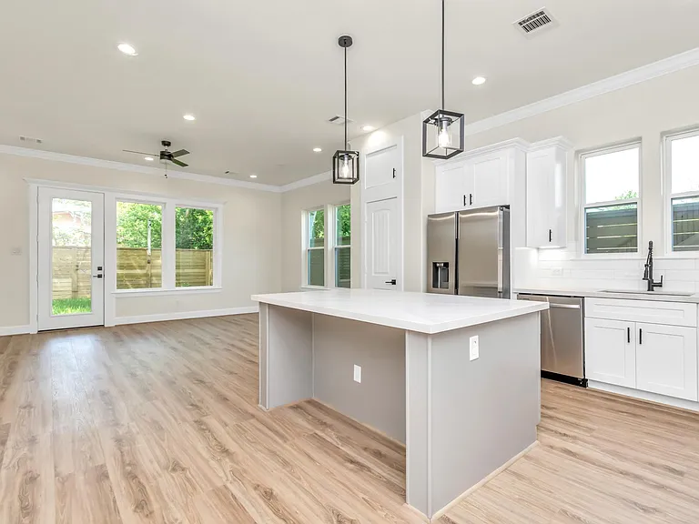 3105 McIlhenny St — Photo 9