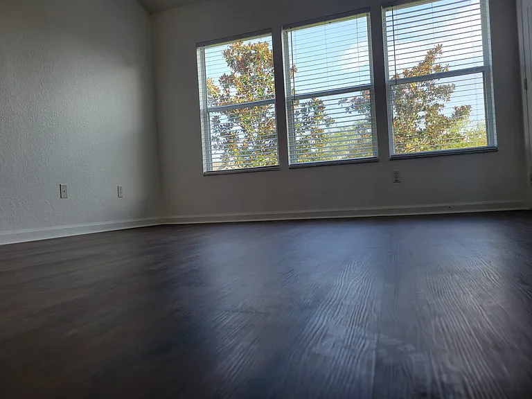 1151 Purdue Ln — Photo 14