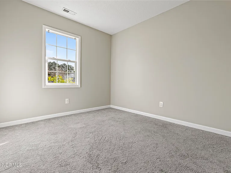 305 Foxridge Ln — Photo 21