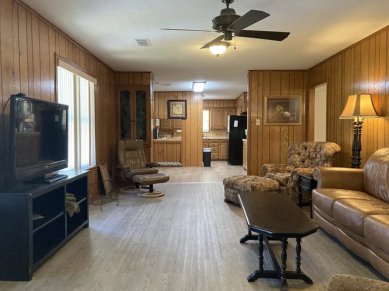 927 Skyline Dr — Photo 13