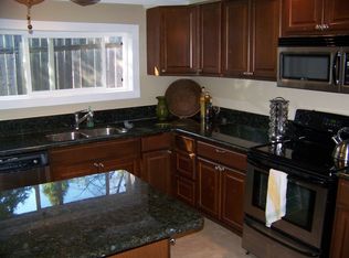 100 Harkness Ct, Georgetown, CA 95634