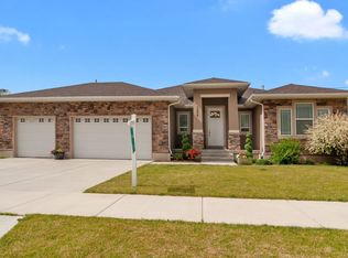 1224 E Canyon Dr, South Weber, UT 84405