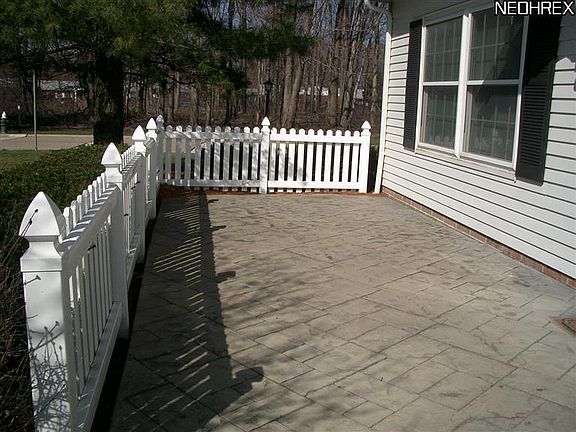 3rd image of 30655 Cambridge Ct W #11