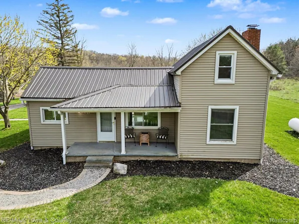 3733 Davenport Rd, Metamora, MI 48455