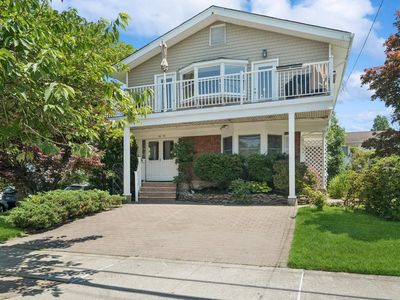 39-27 233rd Street, Flushing, NY, 11363