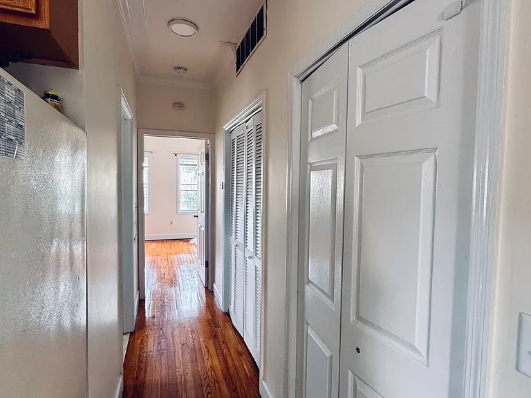 226 Linden Ave #3L — Photo 8