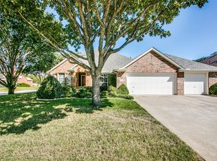 2605 Westwind Dr, Corinth, TX 76210