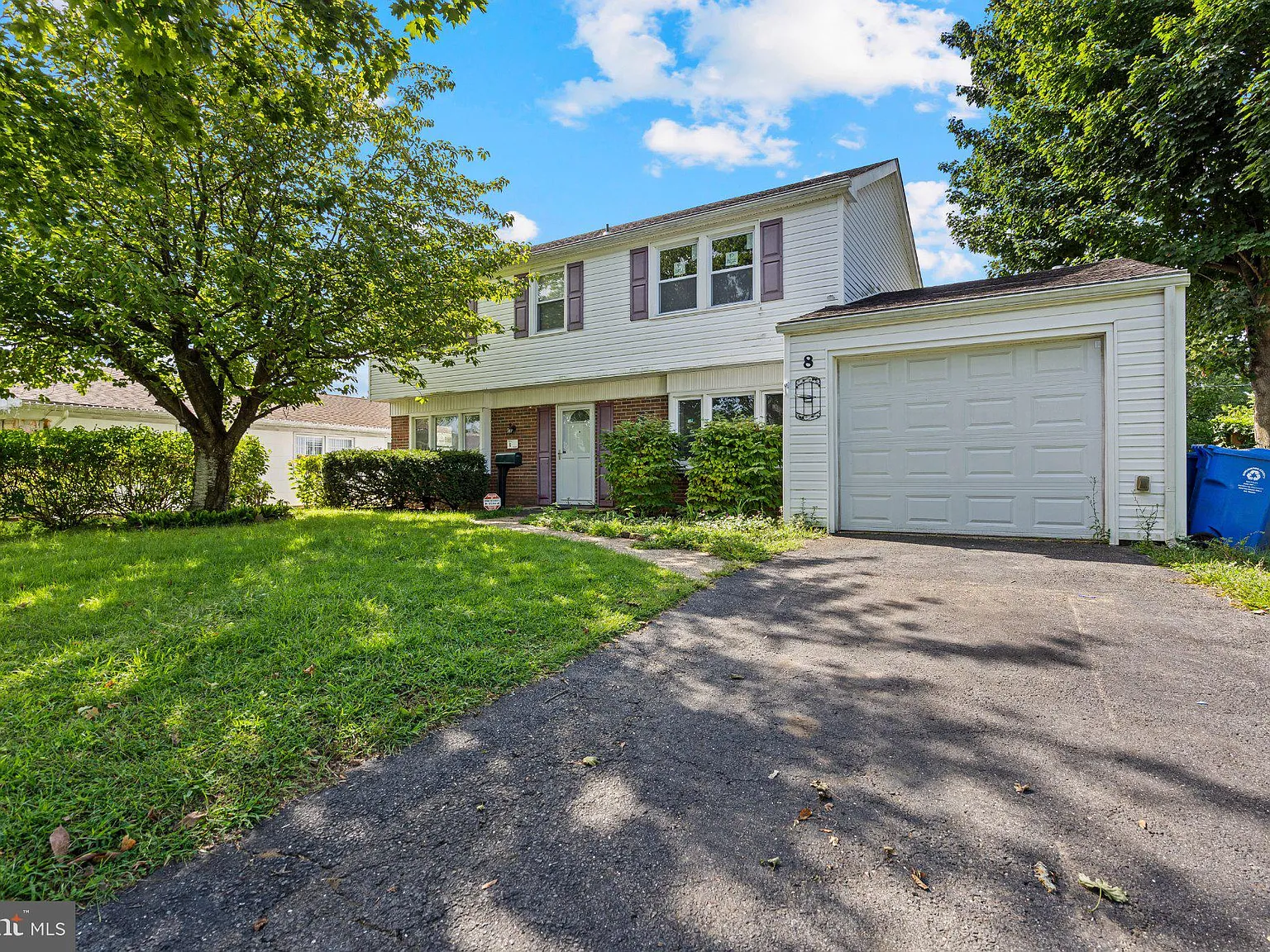 4 bed, 2.5 bath, 1871 sqft, $3,200 — Photo 2