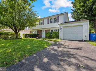 8 Holton Ln, Willingboro, NJ 08046
