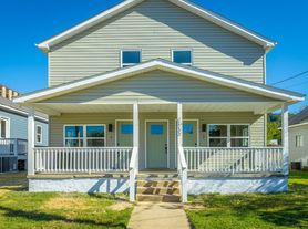 1902 S Watkins Street