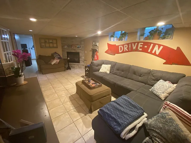 2921 Sunset Blvd — Photo 37
