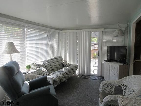 5th image of 54 Stone Harbor Ave