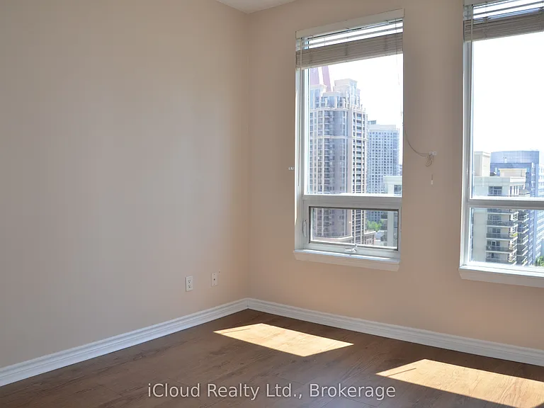 388 Prince Of Wales Dr #1610 — Photo 9