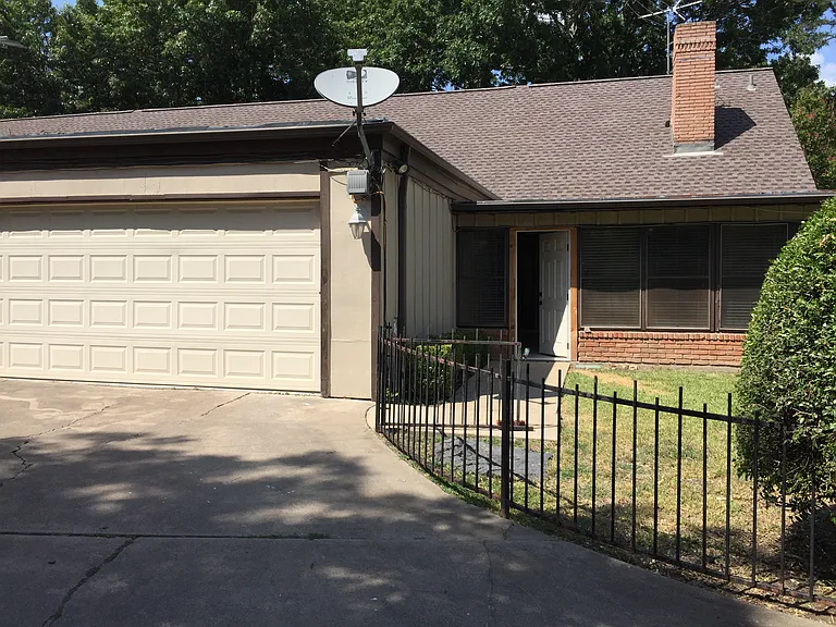 7351 Tamarack Rd — Photo 26