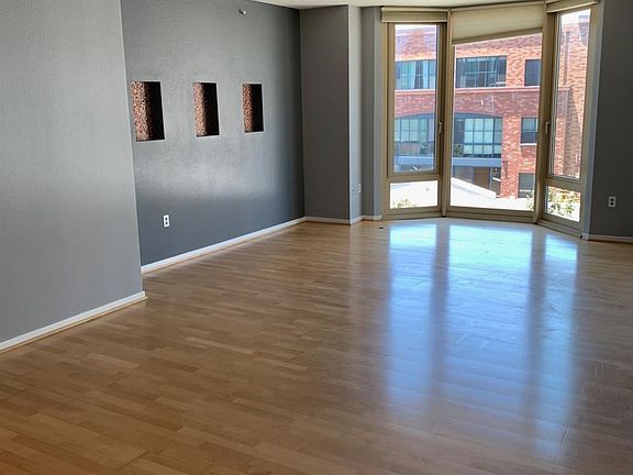 5th image of 88 King St Unit 515