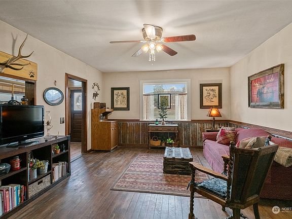 3rd image of 217 Locust Avenue N