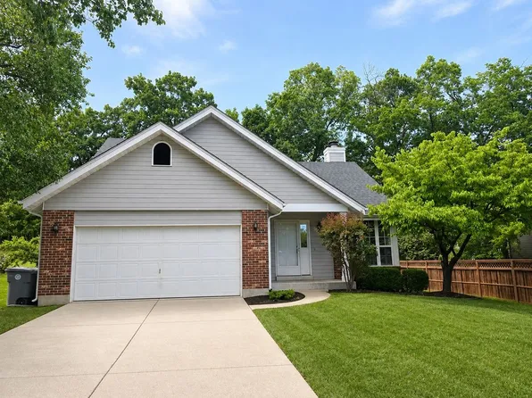 325 Westbrook Dr, O'Fallon, MO 63366