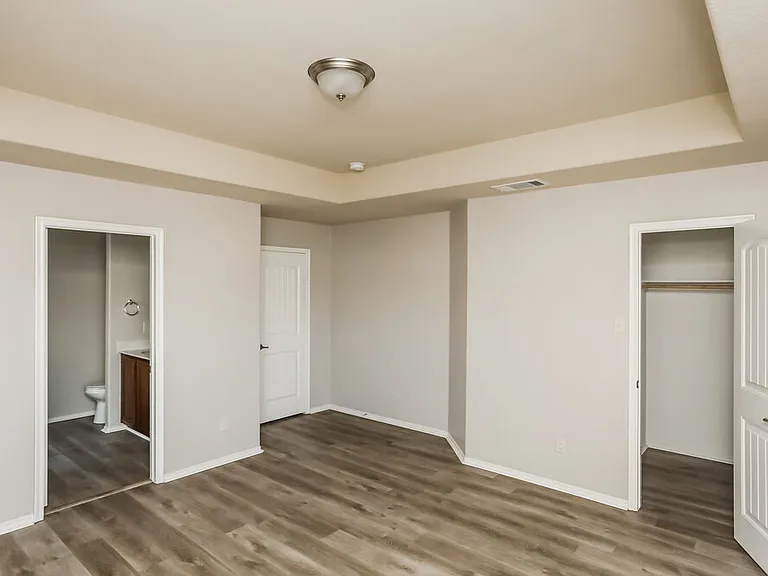 313 Haywood Cir — Photo 11