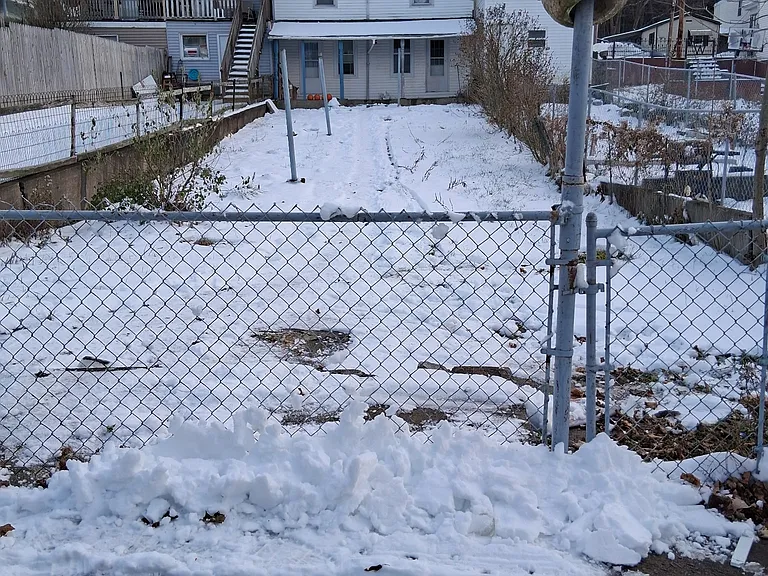 905 Brock St — Photo 10