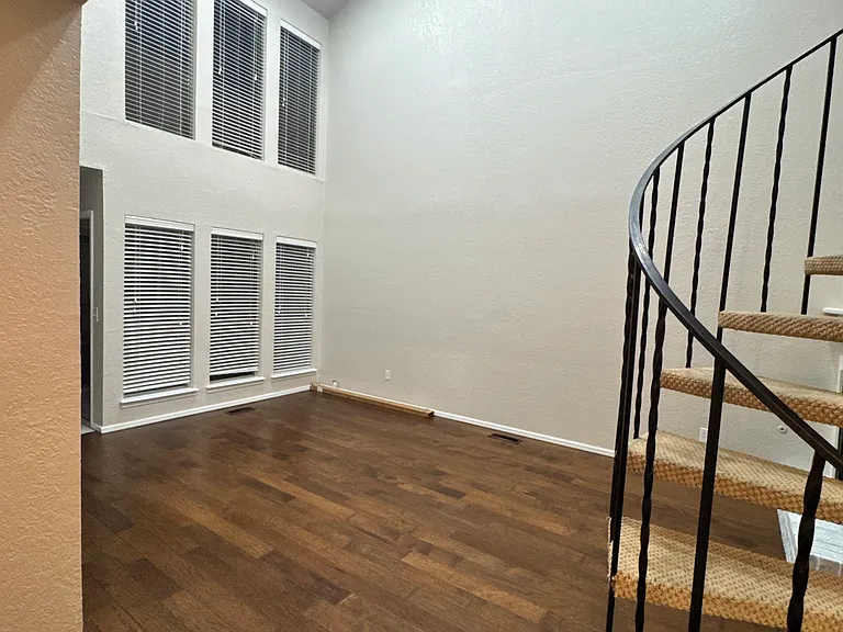 405 Sundance Ln — Photo 9