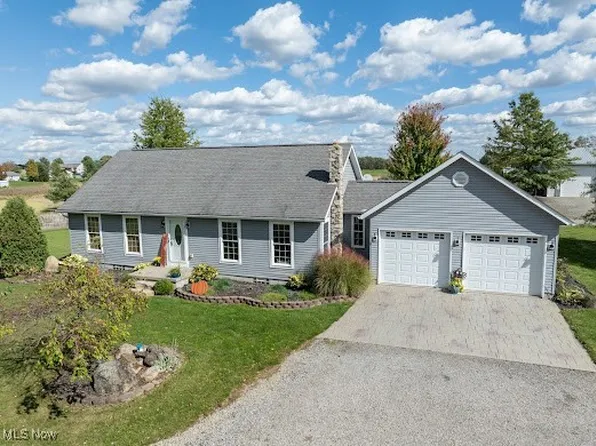 4238 Union Ave NE, Homeworth, OH 44634