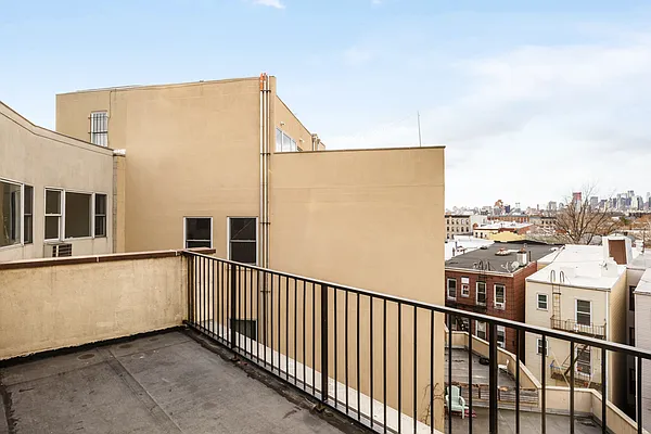 Rented by MNS | media 9