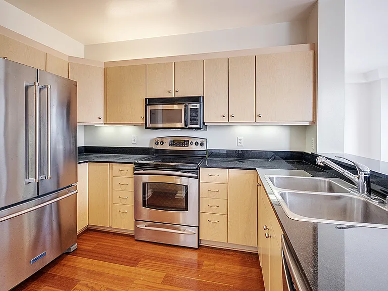 140 S Van Ness Ave #1131 — Photo 10