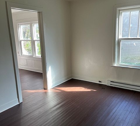 5th image of 923 Hackett St #A