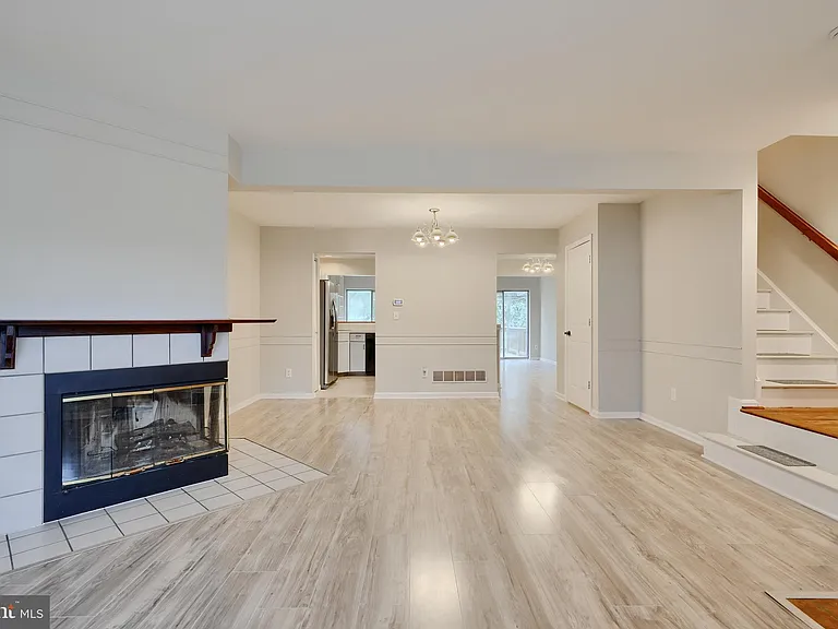 733 Reedy Cir — Photo 3