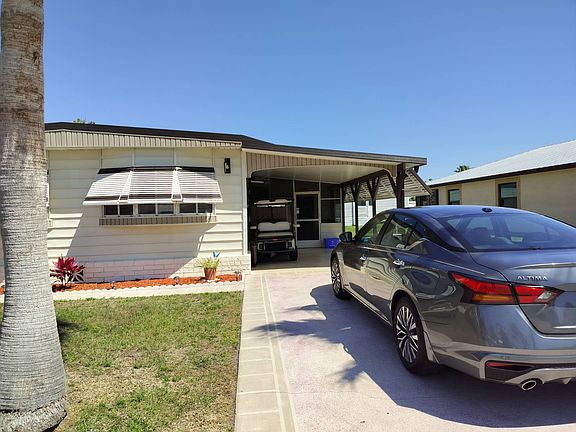 2nd image of 16 Casa Rio