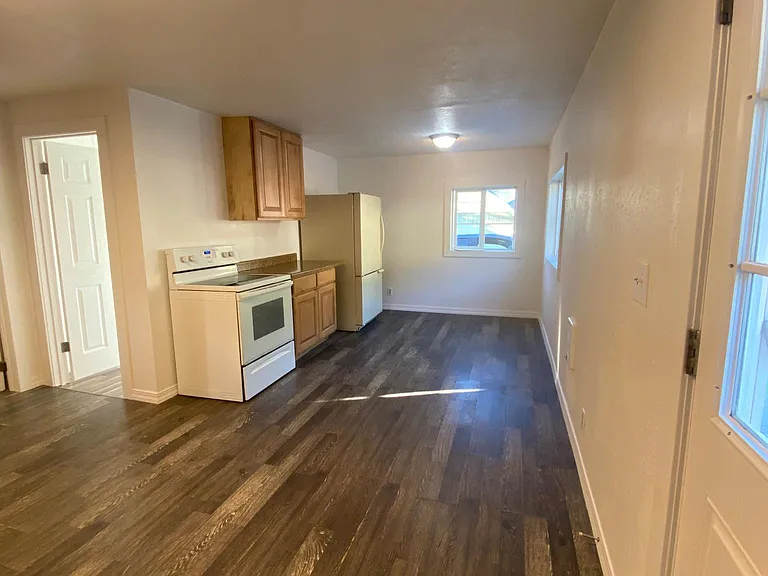 103 Orchard Ave — Photo 2