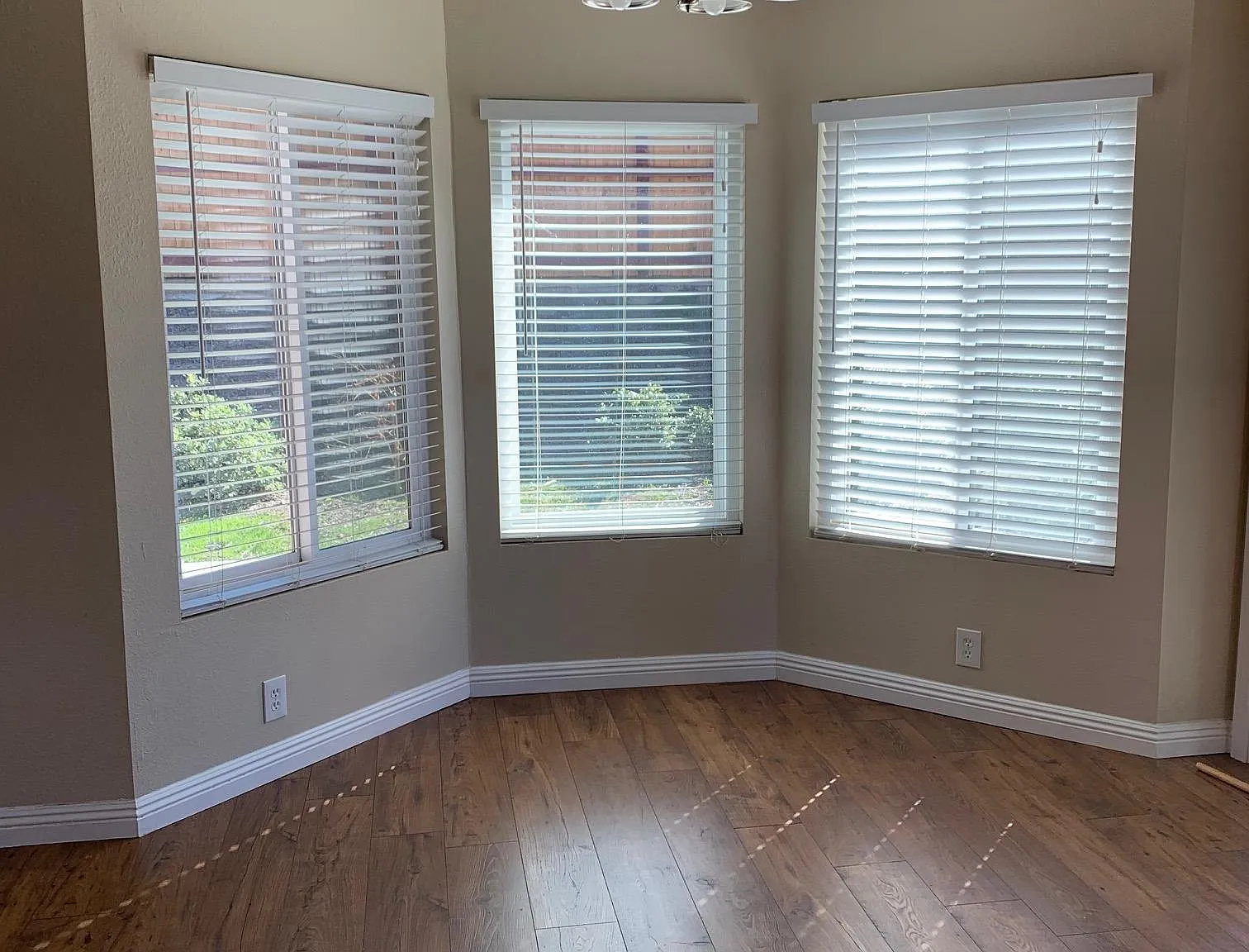 3 bed, 1291 sqft, $2,995 — Photo 3