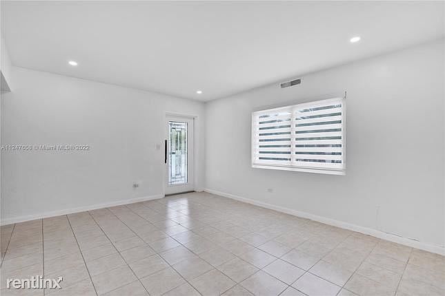 1st image of 15020 Leisure Dr