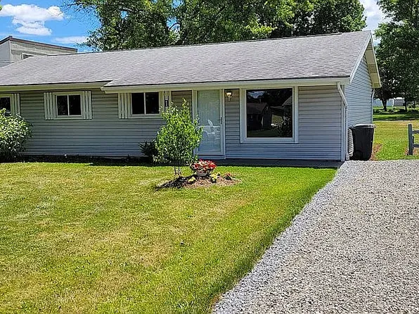 1 Fernway Dr, Cranberry Township, PA 16066