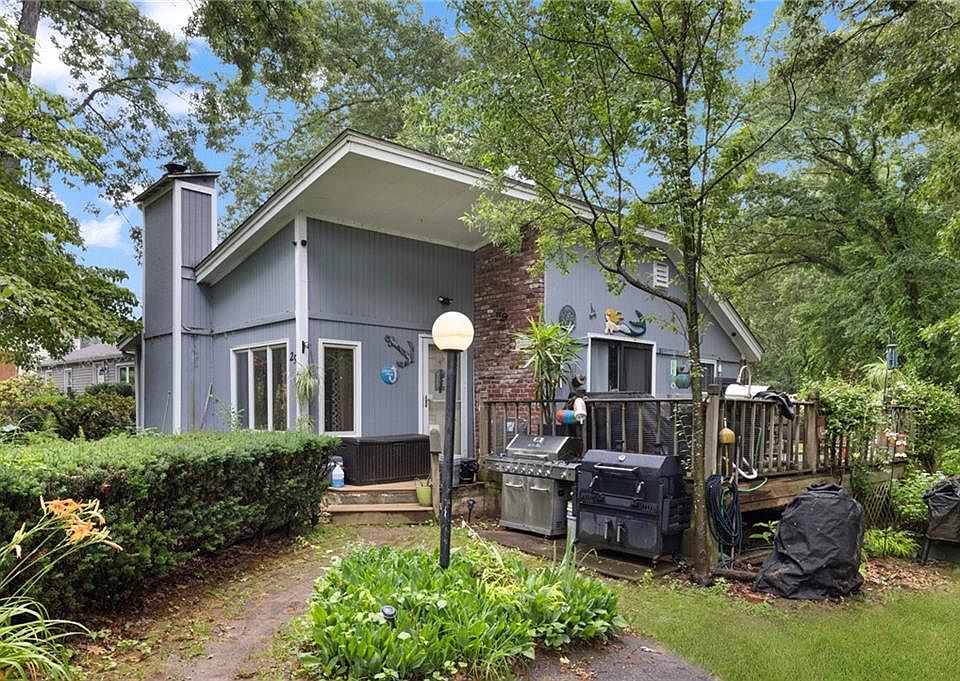 1st image of 29 Weaver Rd