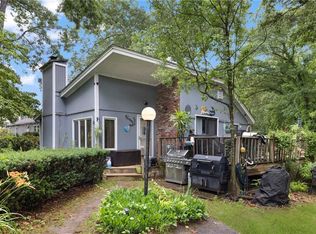 29 Weaver Rd, Johnston, RI 02919