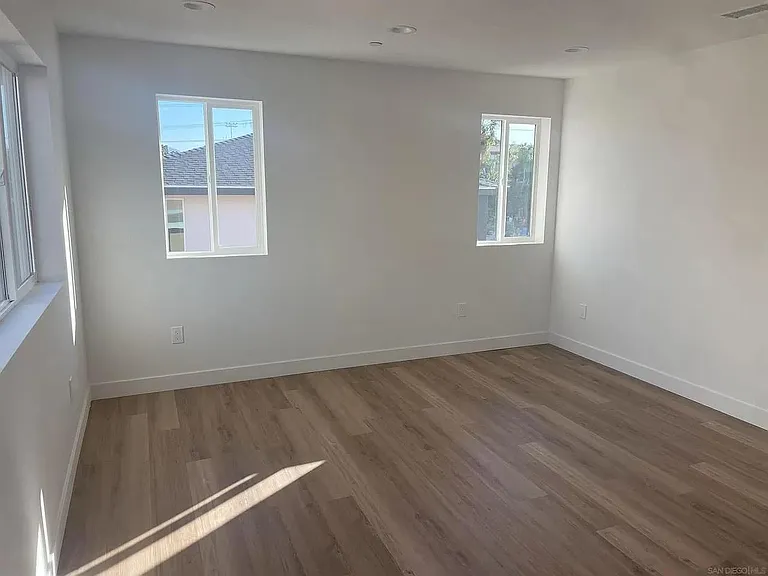 2812 C Ave — Photo 7