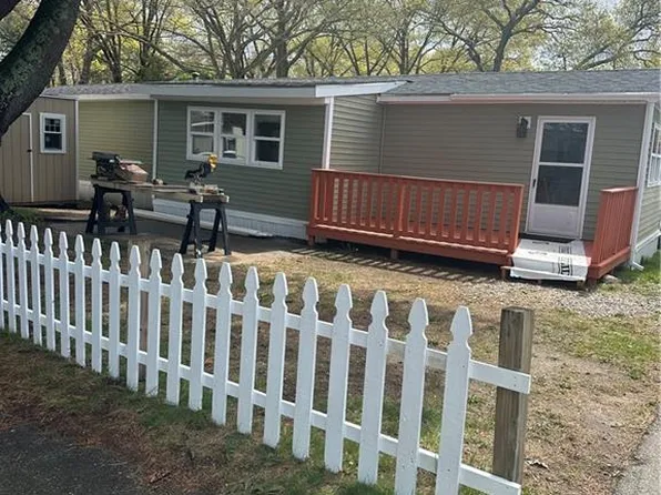 6101-42 Post Rd, North Kingstown, RI 02852