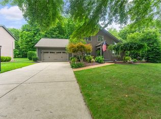 8465 Hilltop Dr, Poland, OH